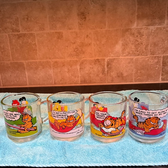 McDonald's Other - Vintage Garfield McDonalds Collecter set of 4 coffee cups 1978